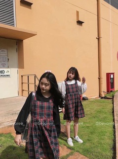 Váy yếm karo kẻ đỏ