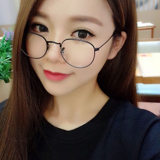 Mắt kiếng giả cận Nôbita