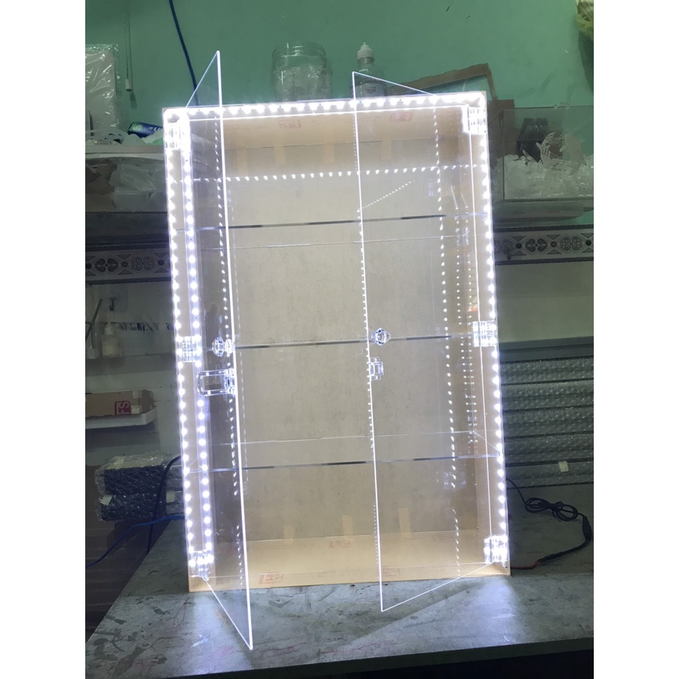 Tủ đựng mỹ phẩm đa năng- có gắn kèm LED -4mm
