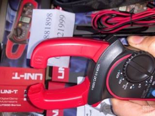 Đồng hồ ampe kìm UT 203