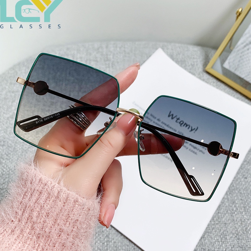 Kính Mát Gọng Vuông To Chống Tia UV Thời Trang 2022