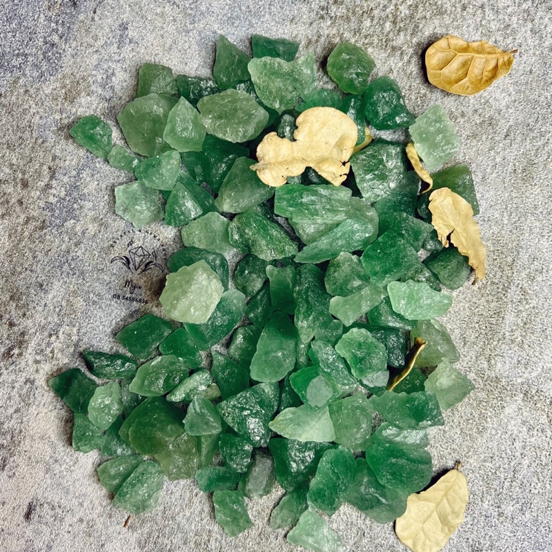 Đá thô Green Strawberry Quartz màu xanh sưu tầm, handmade, reiki, thanh tẩy thiền định