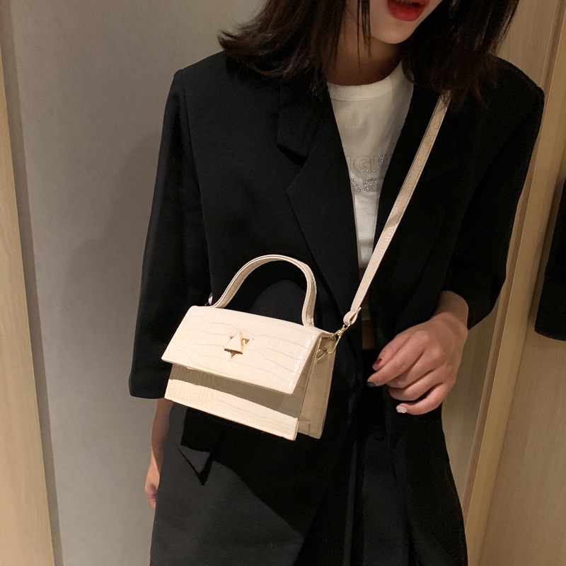 Túi đeo vai JASMIN NOIR họa tiết da cá sấu thời trang
