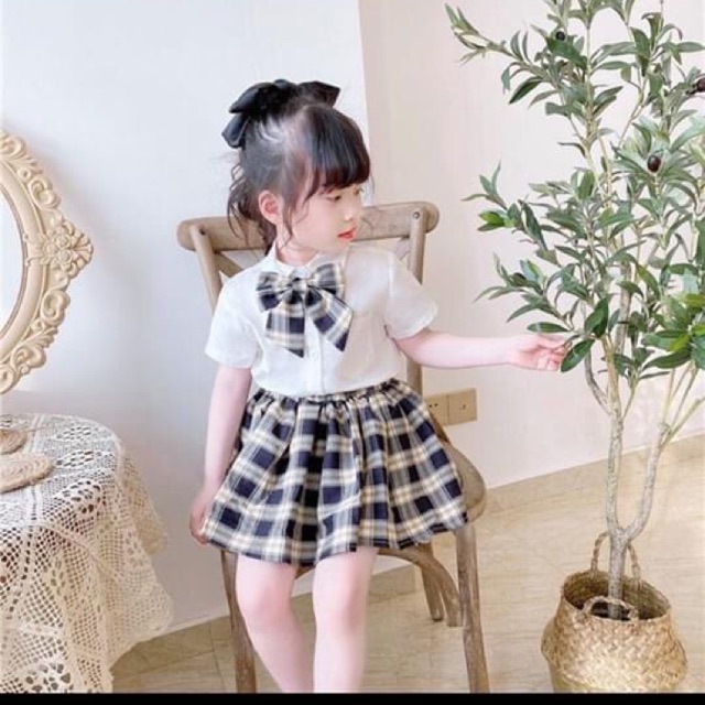 SET CỘC CỔ NƠ KÈM CHÂN VÁY KẺ XOÈ BÉ GÁI