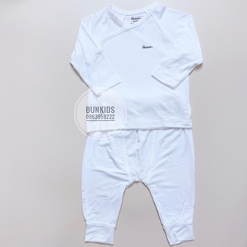 Avaler -  Bộ dài tay Avaler cài chéo sợi tre màu trơn cho bé 3-7kg
