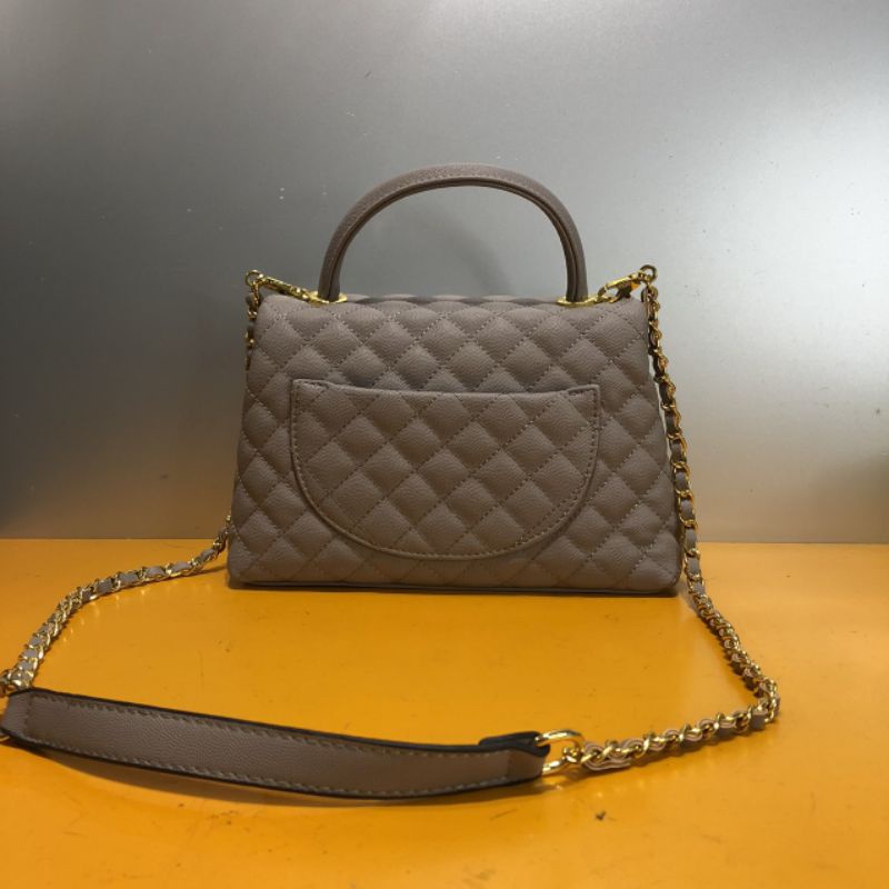 Túi sách cao cấp.