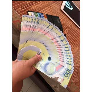 Tiền wc 100 rub Nga