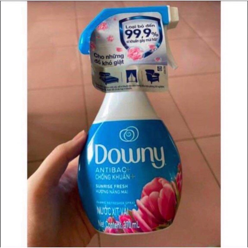 Xịt vải quần áo Downy 370ml hương nắng mai/huyền bí/đam mê