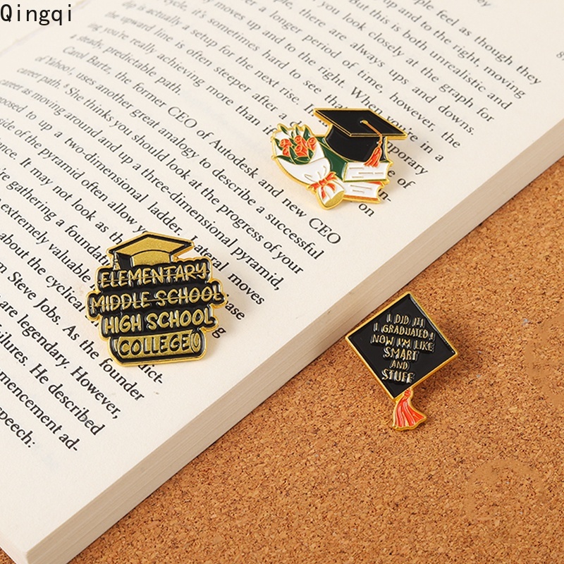 Ghim cài áo Miss Zoe chủ đề tốt nghiệp ngộ nghĩnh thích hợp làm quà tặng