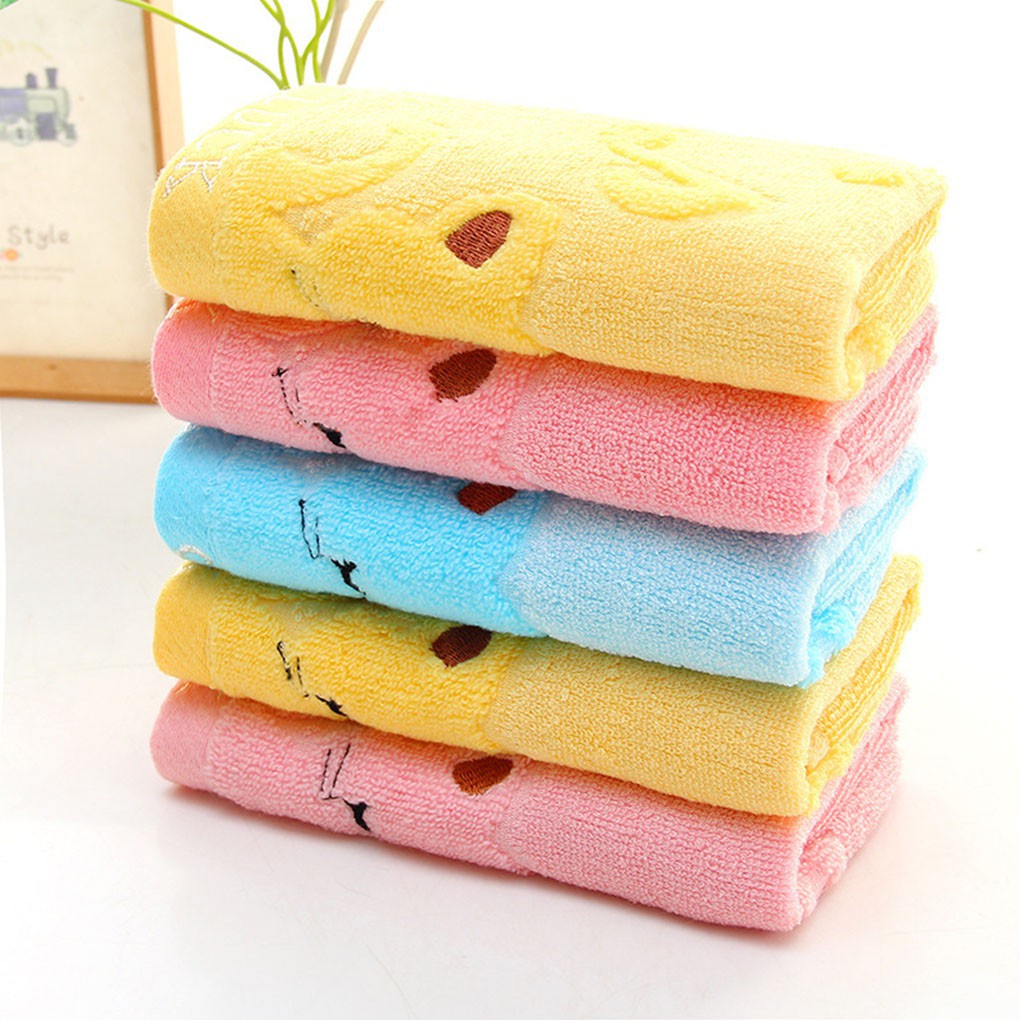 1 khăn tắm/lau tay bằng sợi tre 25x50cm hình chú mèo dễ thương