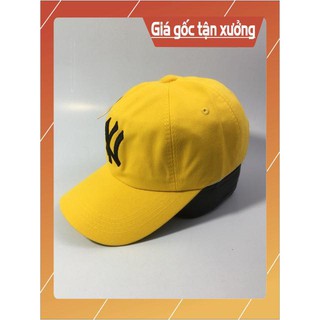 Mũ NY màu vàng đậm .