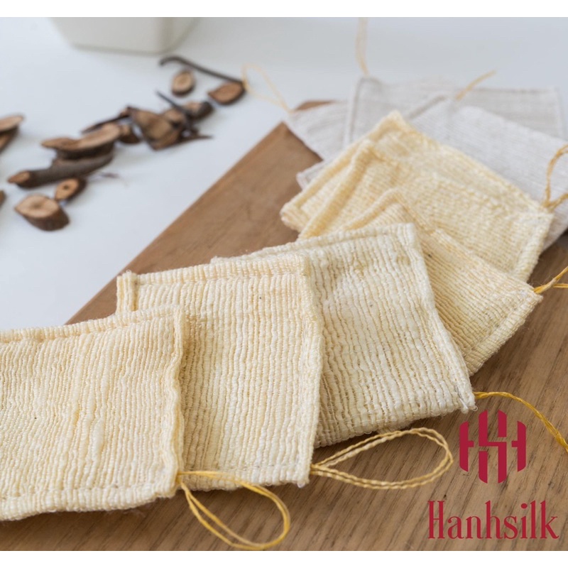 Bông tẩy trang tơ tằm Hanhsilk lấy đi da chết nhẹ nhàng, giàu protein chăm sóc da, tái sử dụng