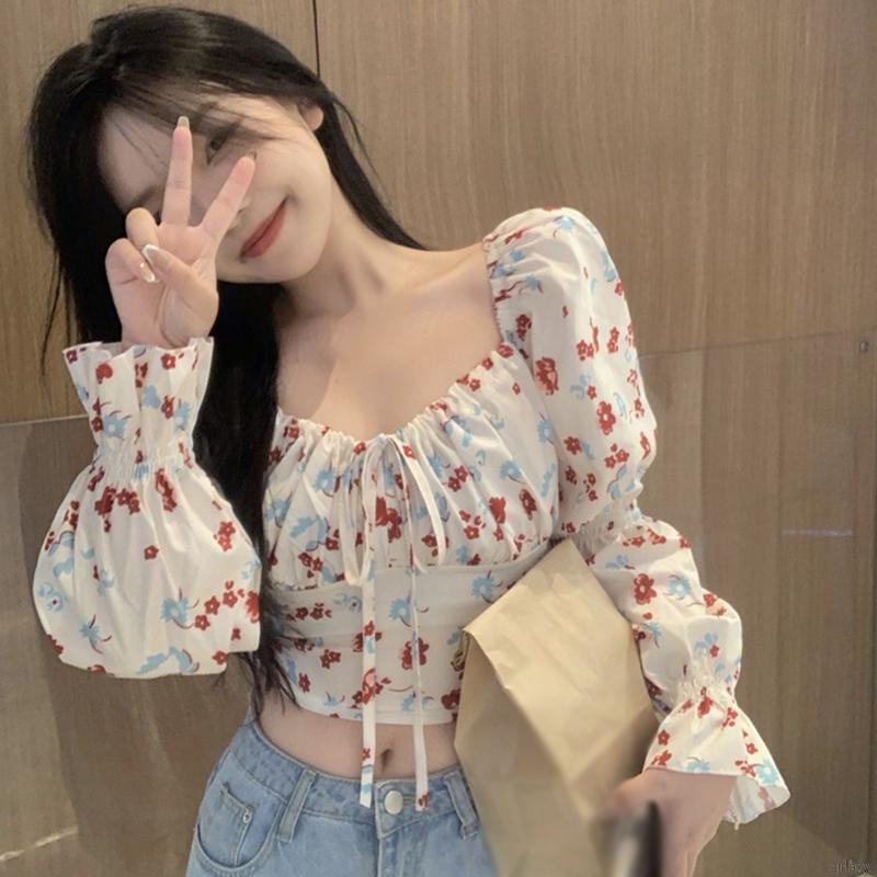 Áo croptop tay phồng cổ vuông form ôm in họa tiết hoa phong cách Hàn quốc