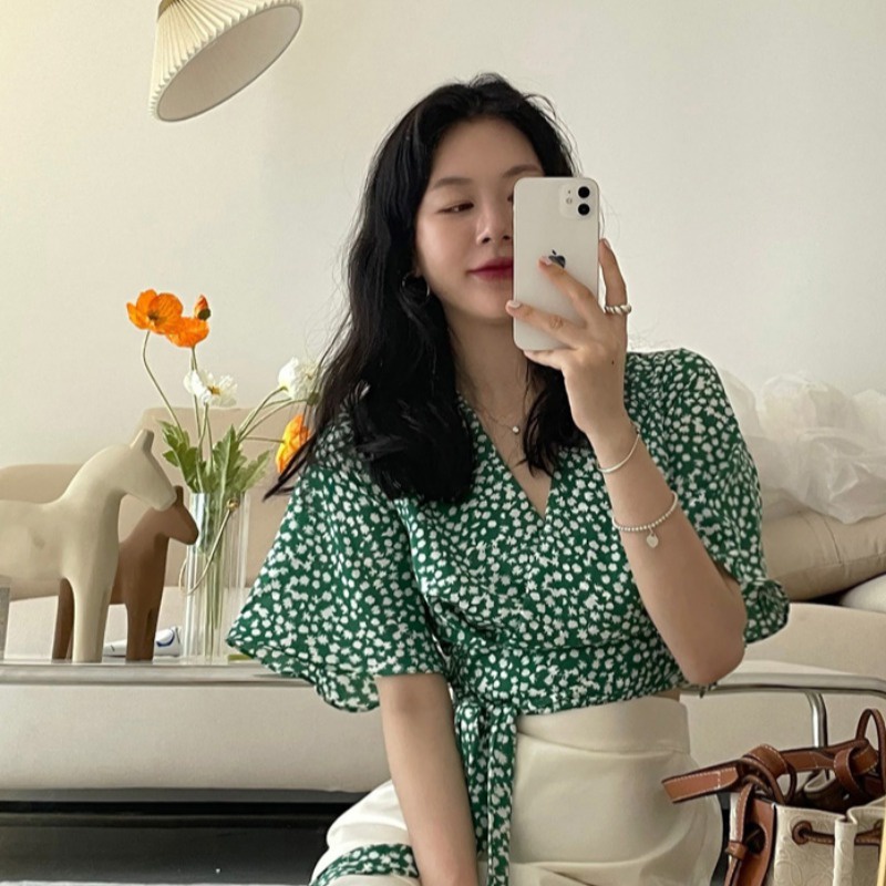 Áo Sơ Mi Ngắn Tay Cổ V Họa Tiết Hoa Phong Cách retro Nhật Bản Thời Trang Cho Nữ