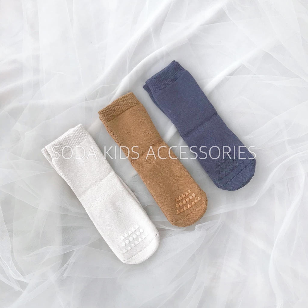 Tất nỉ cao cổ chống trượt cho bé trai và gái (Bán lẻ)