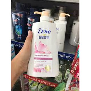 Dầu gội dove óng mềm tự nhiên 650g