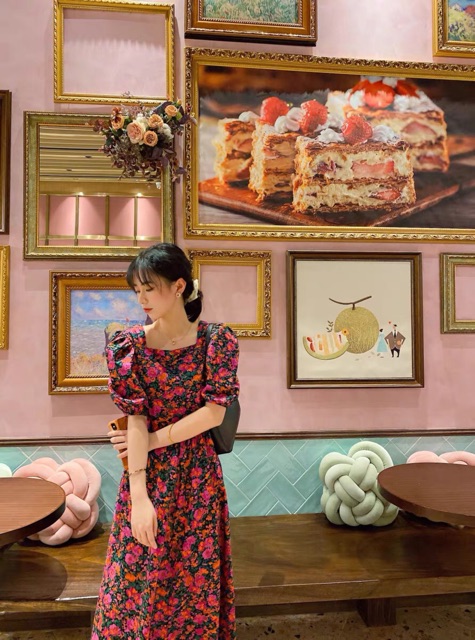 Váy đầm hoa nhí màu tím dáng xoè dài cổ vuông tay phồng thắt dây eo sang chảnh vintage đi tiệc du lịch