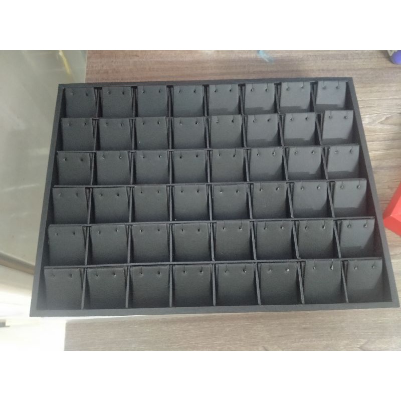 Khay trưng bông tai bằng da không nắp và có nắp kính