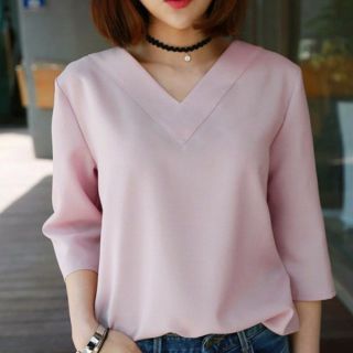 Áo cổ chữ V