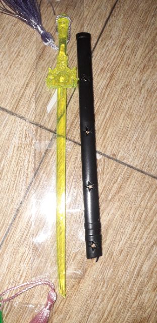 Mô hình 1 thanh gươm trang trí bằng nhựa dài 22cm