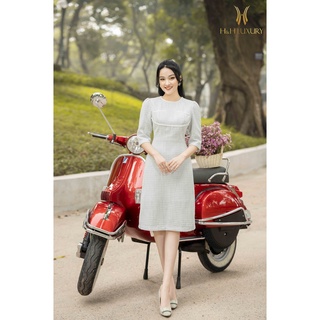 Đầm dạ dáng A kẻ trắng xanh cổ tròn đính trai