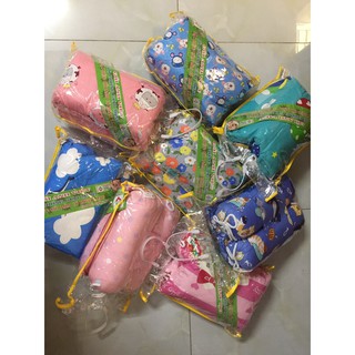 GỐI CHẶN CHO BÉ LÁ ĐINH LĂNG