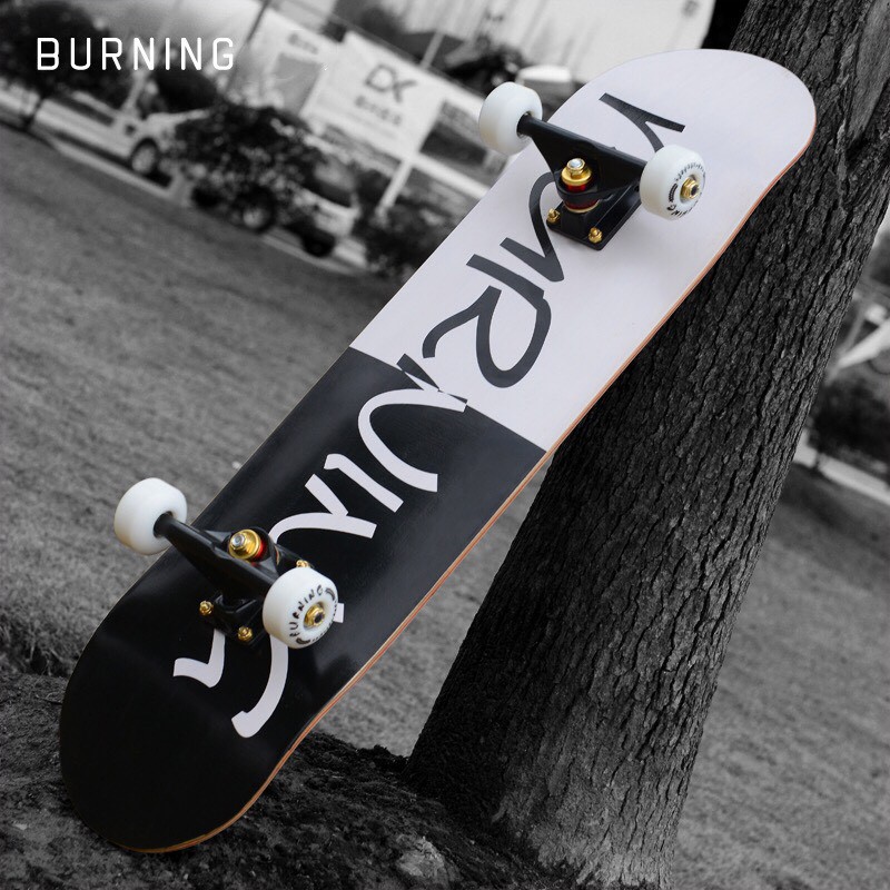 Ván Trượt Thế Thao Skateboard Gỗ Phong 7 Lớp Bánh Cao Su Chống Mài Mòn Mặt Đen Nhám HB88