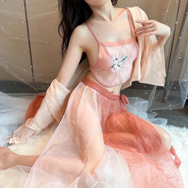 Bộ cosplay cổ trang váy xẻ tà + yếm+ áo choàng gợi cảm