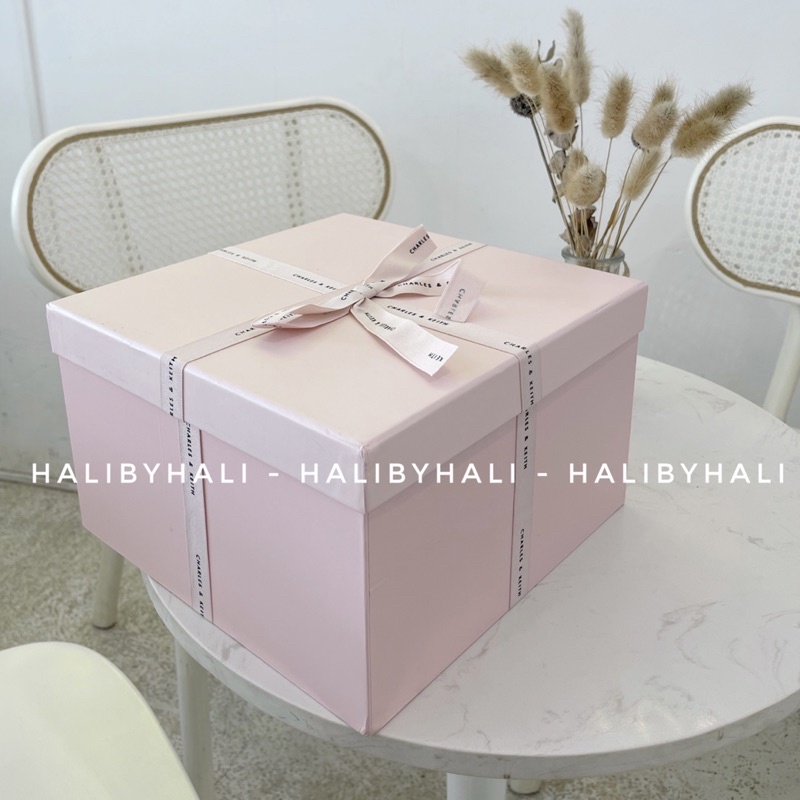 Set túi c.n.k limited xinh xắn kèm dây đeo chéo và hộp quà tặng