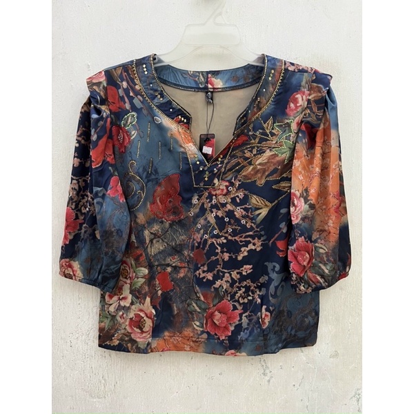 Áo Lụa Nữ Cổ Trụ Cao Cấp Hàng Thiết Kế Hoạ Tiết Bông Đính Đá Sang Trọng Free Size 48-62Kg