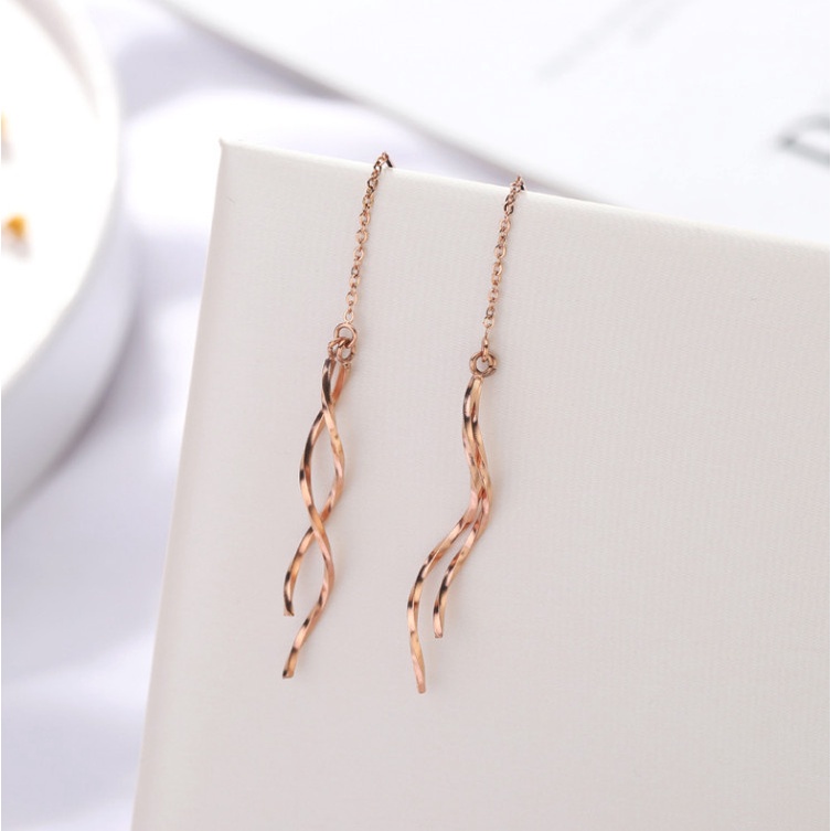 Bông Tai Titan Ko Han Rỉ Kiểu Chuỗi Dài Tua Rua TT 4024