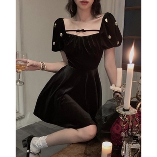 Đầm nhung đen nữ kiểu dây ngang tay đính đá dáng xoè freesize Pumi