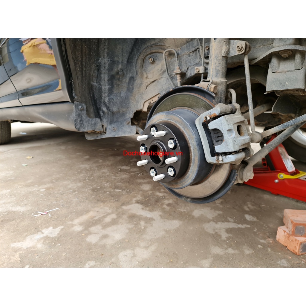 Miếng đệm lốp xe Lexus RX350 Wheel Spacers hợp kim nhôm có định tâm dày 30mm