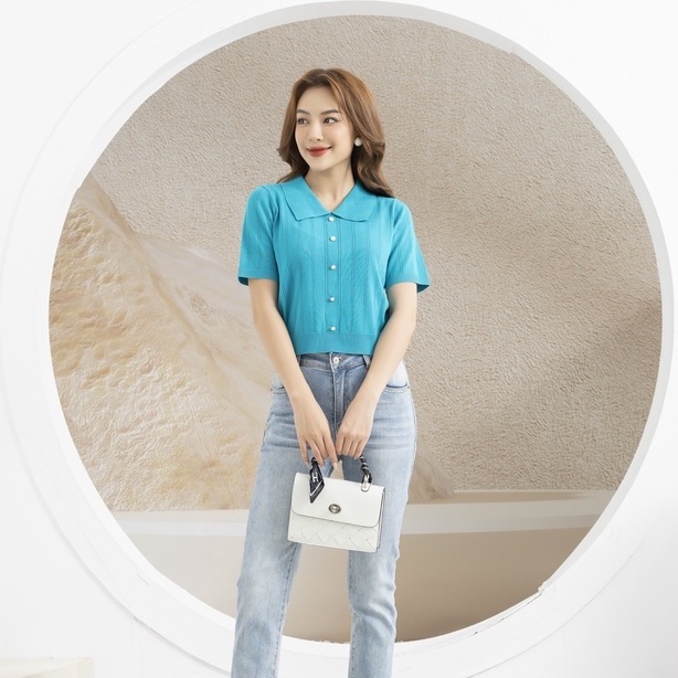 Áo Len Nữ FIONA Dáng Bo Gấu, Thân Dệt Họa Tiết, Nẹp Giả Đính Cúc Trang Trí Mã F852227