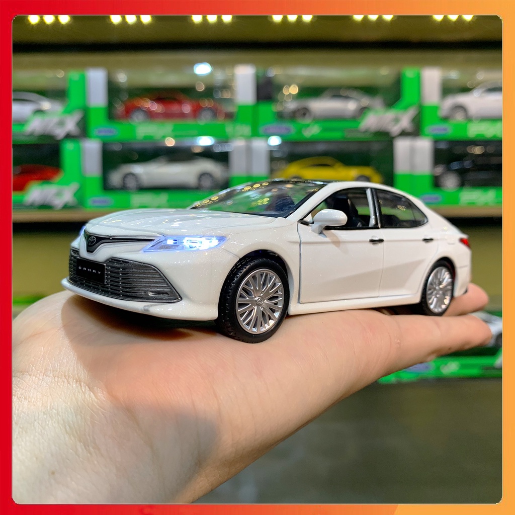 Xe mô hình Toyota Camry 2019 tỉ lệ 1:32 hãng MSZ 3 màu