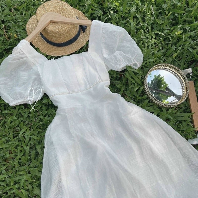 ĐẦM MIDI TRẮNG CỔ VUÔNG XẾP LI VIỀN CƯỜM