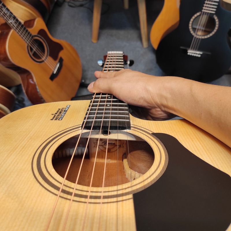 Đàn Guitar Acoustic Rosen G15 Chính Hãng - Tặng Full Phụ Kiện