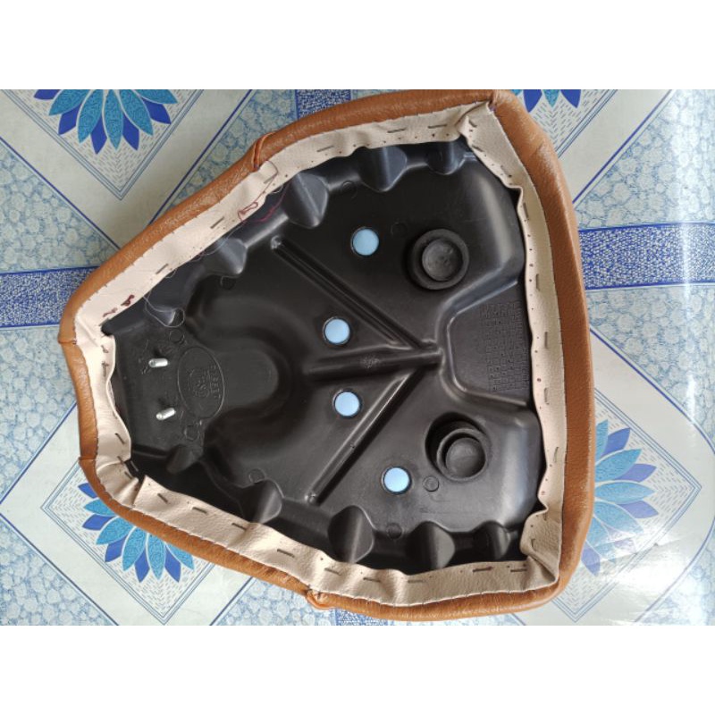 Yên trước màu xe cub