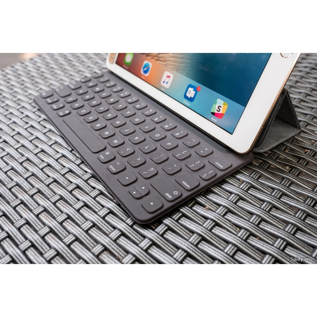 Bàn phím Smart Keyboard iPad Pro 2017 10.5 inch Chính Hãng