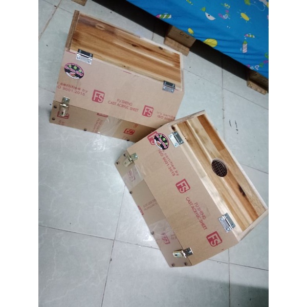 Chuồng nuôi bò sát gỗ ghép và mica KB3+ D35 R25 C20