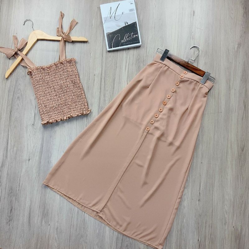 Chân váy chữ A vôn xẻ phối nút | BigBuy360 - bigbuy360.vn