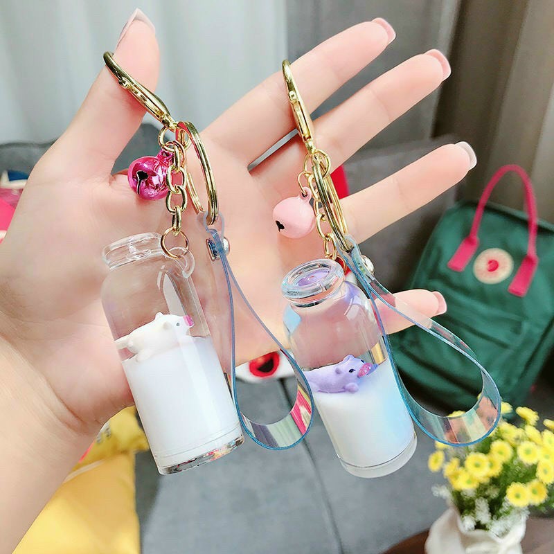 Móc Khóa Dạng Bình Nước/Sữa Heo Con Siêu Dễ Thương