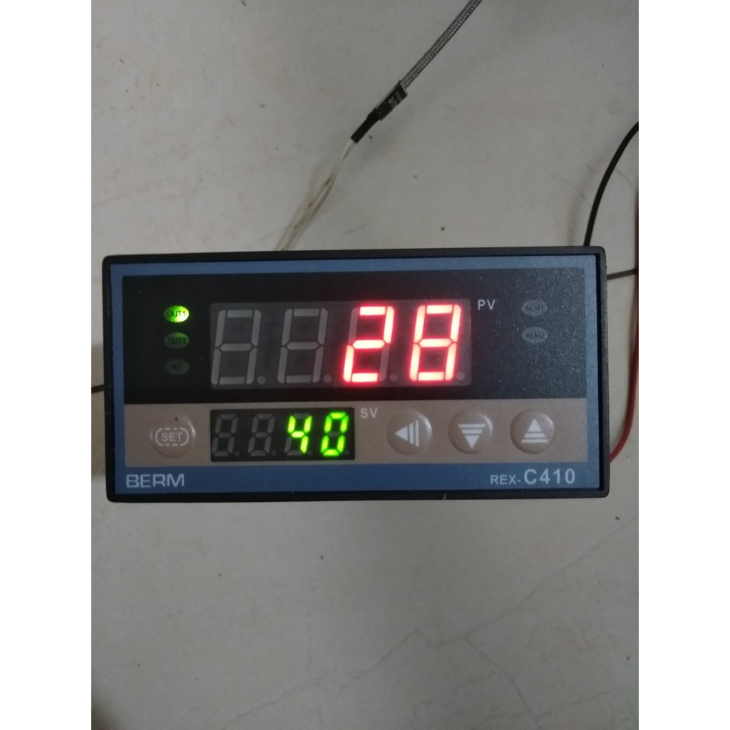 ĐỒNG HỒ NHIỆT ĐỘ BERM  REX C-410 MẶT NGANG NGÕ RA SSR và Relay