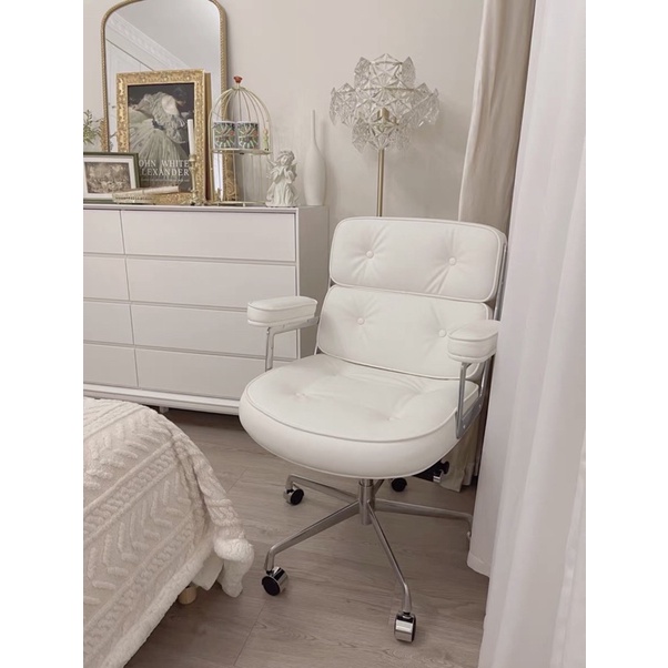 Ghế văn phòng Eames chair màu pastel có trục xoay phong cách Hàn Quốc
