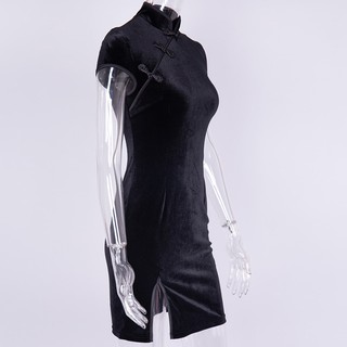 Sườn xám cách tân phong cách Gothic