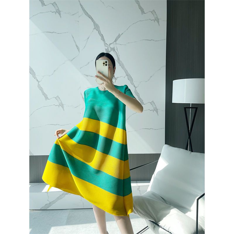 Đầm Cổ Tròn Dáng Rộng Họa Tiết Kẻ Sọc Thiết Kế Đơn Giản Thời Trang Mùa Hè 2022