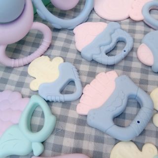 Bộ Đồ Chơi Xúc Xắc Gặm Nướu Nhựa ABS An Toàn Cho Bé 16 Món Có Hộp Đựng XX21