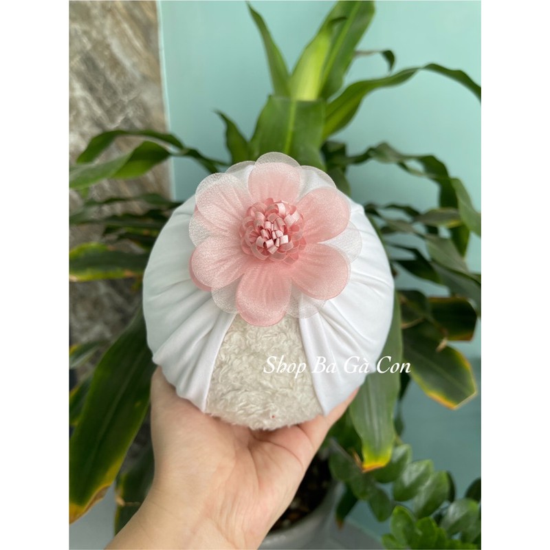 Mũ turban hoa cho bé