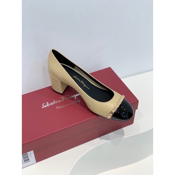 Giày cao gót mũi tròn da thật thương hiệu Salvatore Ferragamo cao cấp màu trơn