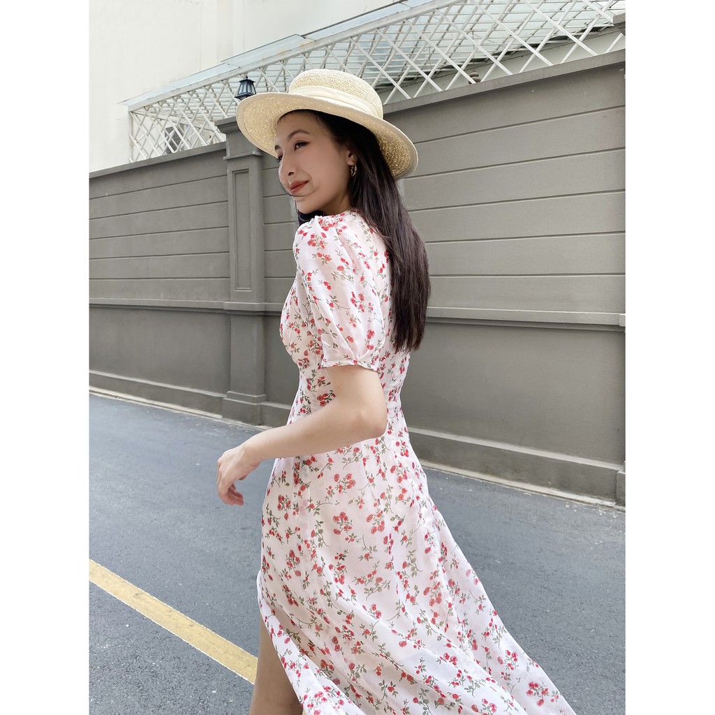 [OVERSIZED] Đầm dài chiffon kem hoa đỏ, cổ vuông viền ren, xẻ tà giữa, tay còn xếp ly [VN8]